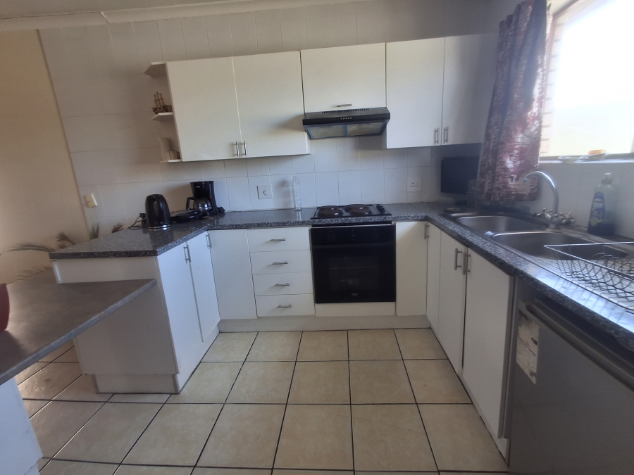 2 Bedroom Property for Sale in Summerstrand Eastern Cape